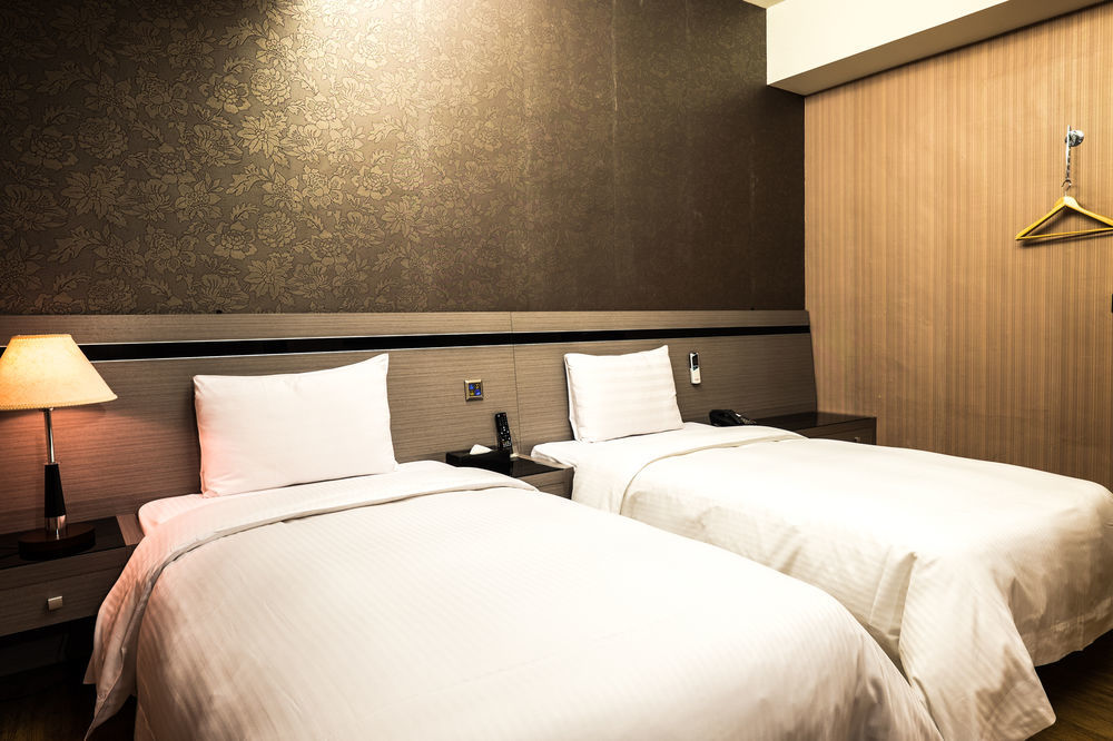 Military 75 Hotel Taichung Exterior photo