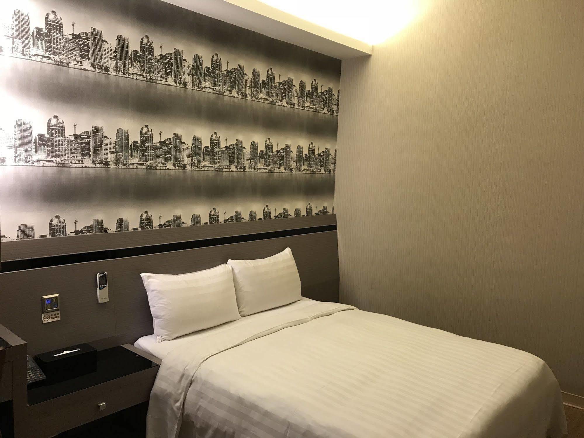 Military 75 Hotel Taichung Exterior photo