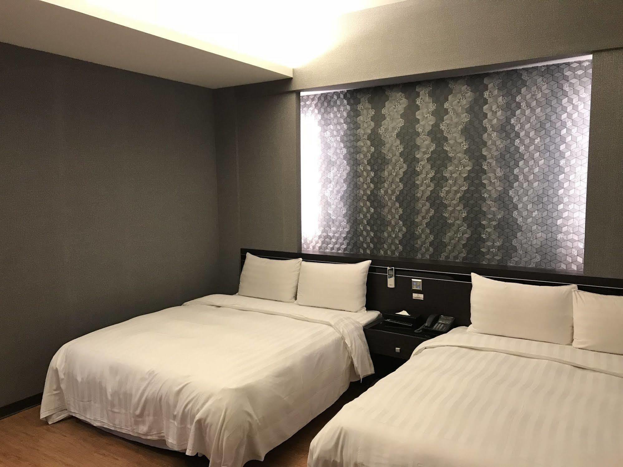 Military 75 Hotel Taichung Exterior photo